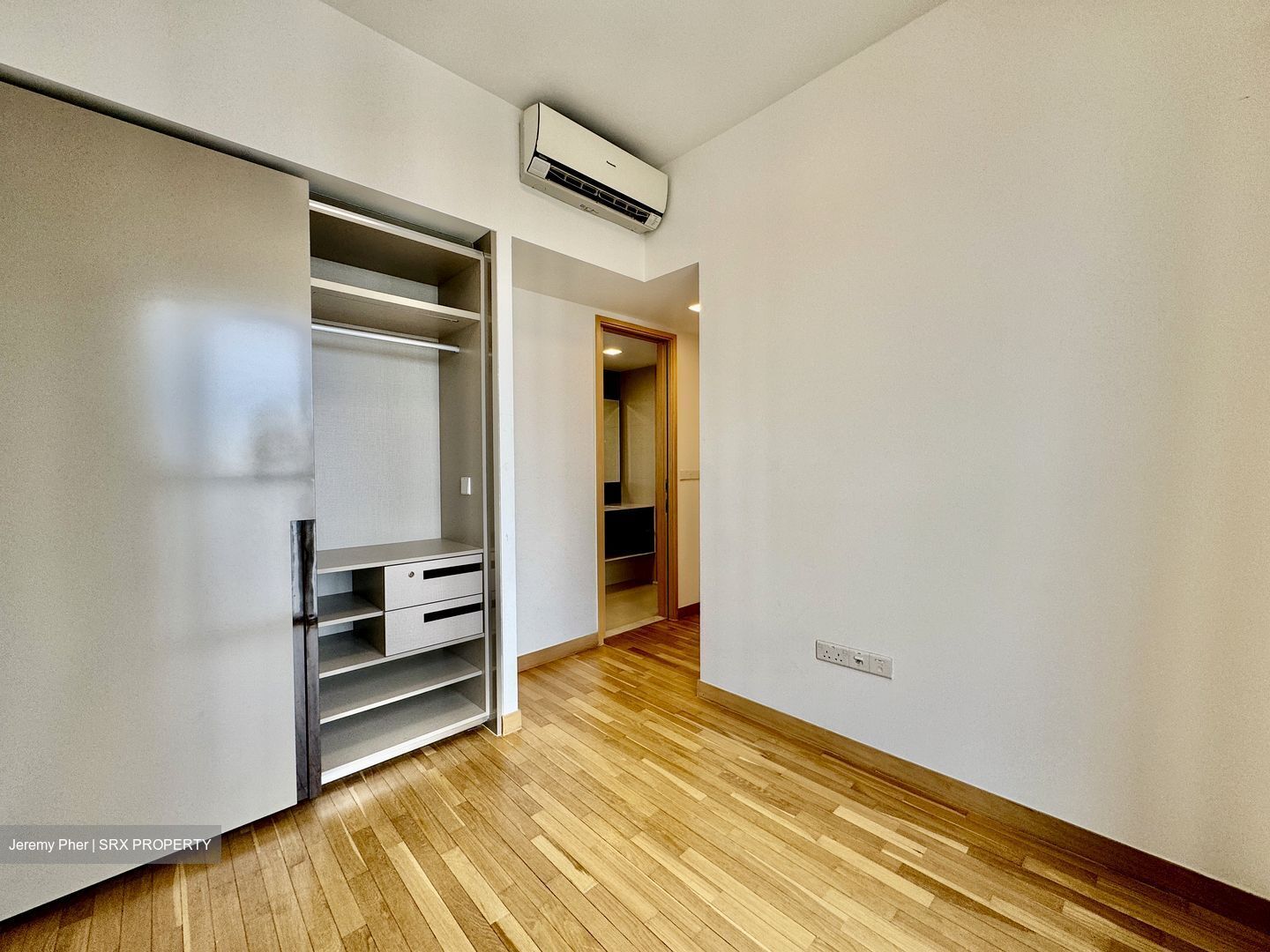 Commonwealth Towers (D3), Condominium #451794851